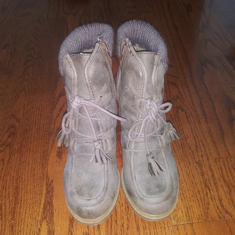 MUDD Lace Up Tassel Tie Heeled Boots